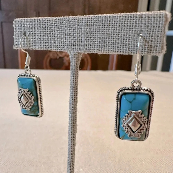 Southwestern Artisan Style Faux Turquoise Dangle Earrings French Wire Silver - Picture 6 of 6